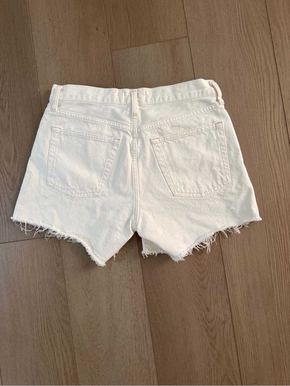 Agolde Off-White High-Rise Raw-Hem Denim Shorts - Picture 2 of 3